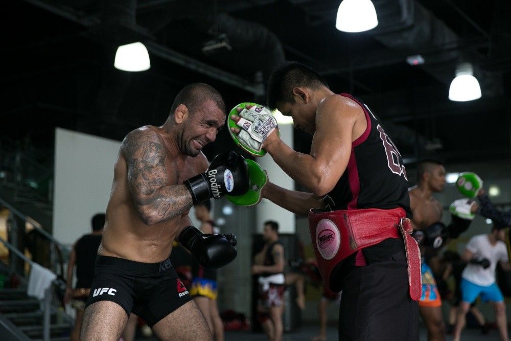 BJJ World Champion and UFC Fighter Leandro "Brodinho" Issa is training hard at the Evolve MMA Fighters Program. 