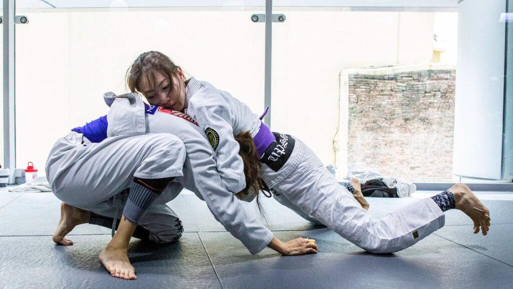 3 Attacks From The Front Headlock In BJJ