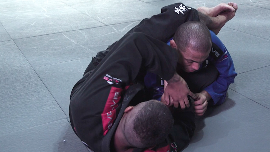 Here’s What You Need To Know About Wrist Locks In BJJ