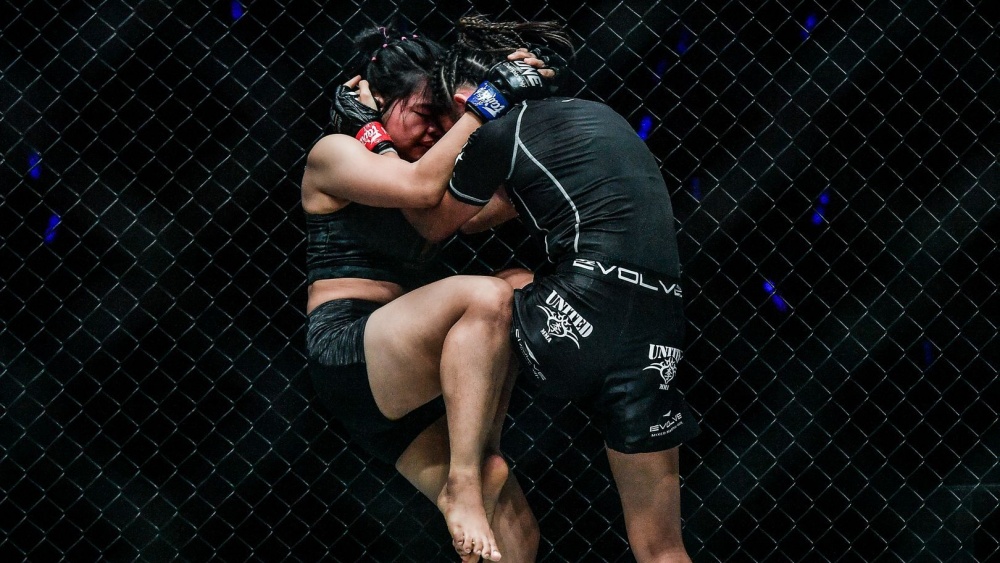5 Areas To Improve In Your MMA Clinch Game