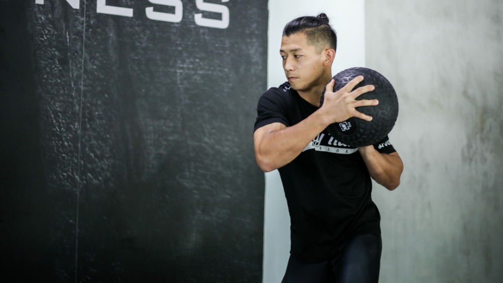 6 Medicine Ball Exercises For Martial Artists