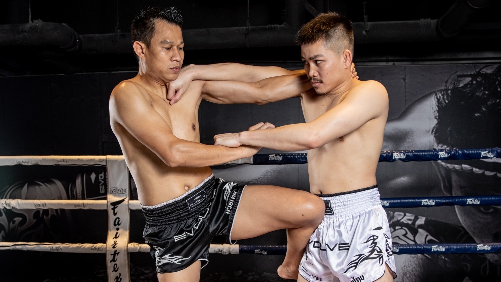 Ultimate Guide To The Muay Thai Knee Guard