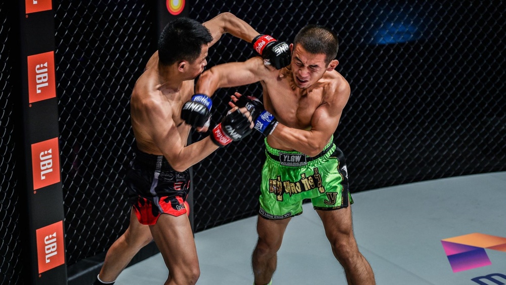 Strategic Footwork: Using Angles And Lateral Movement To Control The Ring In Muay Thai